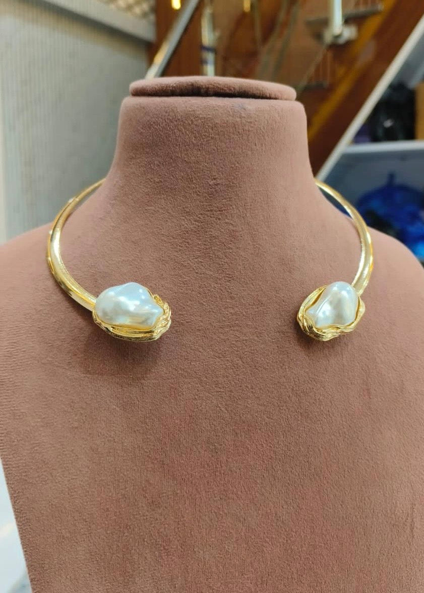 Pearl Kiss Necklace