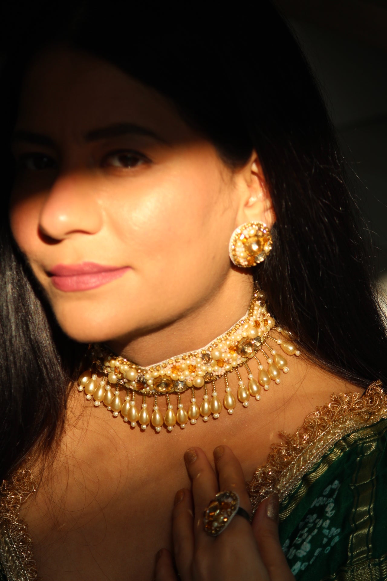 Gold Bling Choker With Earrings