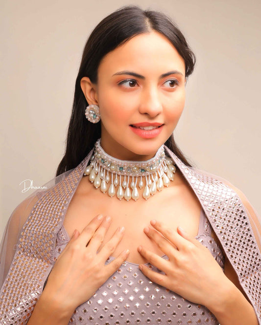 Pearl Affair choker with earrings