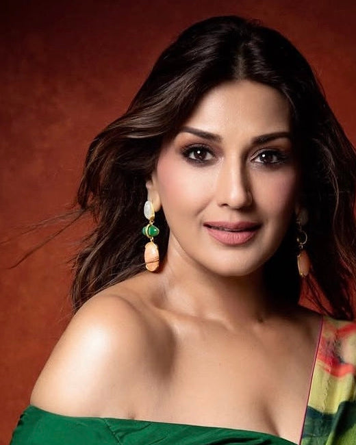 Peachy Earrings~Sonali Bendre Approved