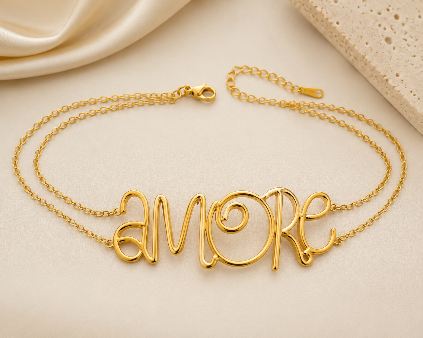 Amore Choker